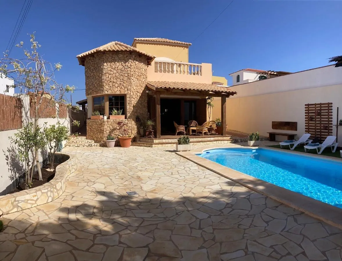 Villa Ingrid. Piscina Exterior. Las Playas